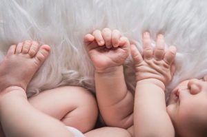 newborn baby hands and feet